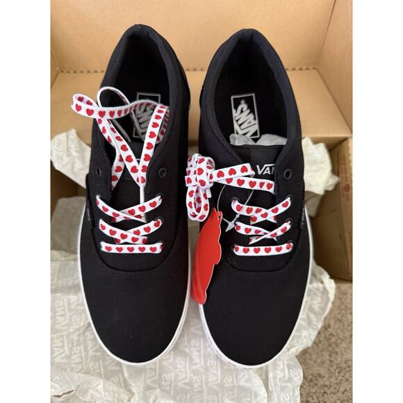 Vans Doheny Black White Red Heart Foxing Girls Lace Up Sneaker Shoes Size 5